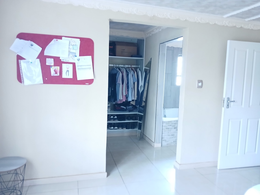 3 Bedroom Property for Sale in Flamwood North West